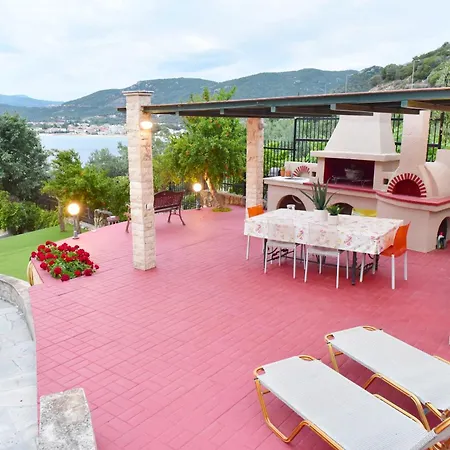 Palio Suites Palaiontsiflikion Exterior photo