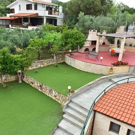 Palio Suites Palaiontsiflikion Exterior photo
