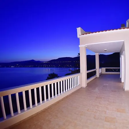 Palio Suites Palaiontsiflikion Exterior photo